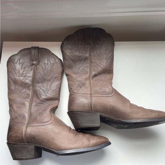 Ariat Shoes - Ariat Women’s Heritage Western Cowboy Cowgirl Leather Boots Distressed R Toe 6.5